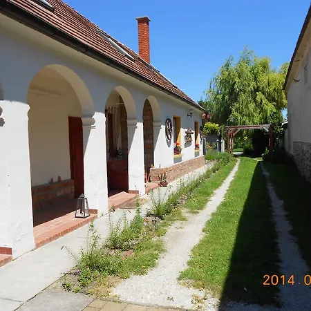 Apartament Hanytunder Vendeghaz Agyagosszergény